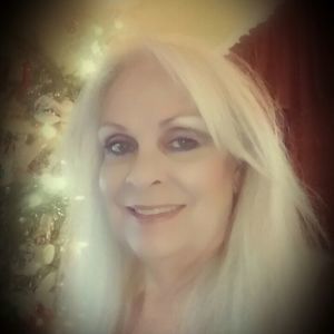 Meet your Posher, Eva